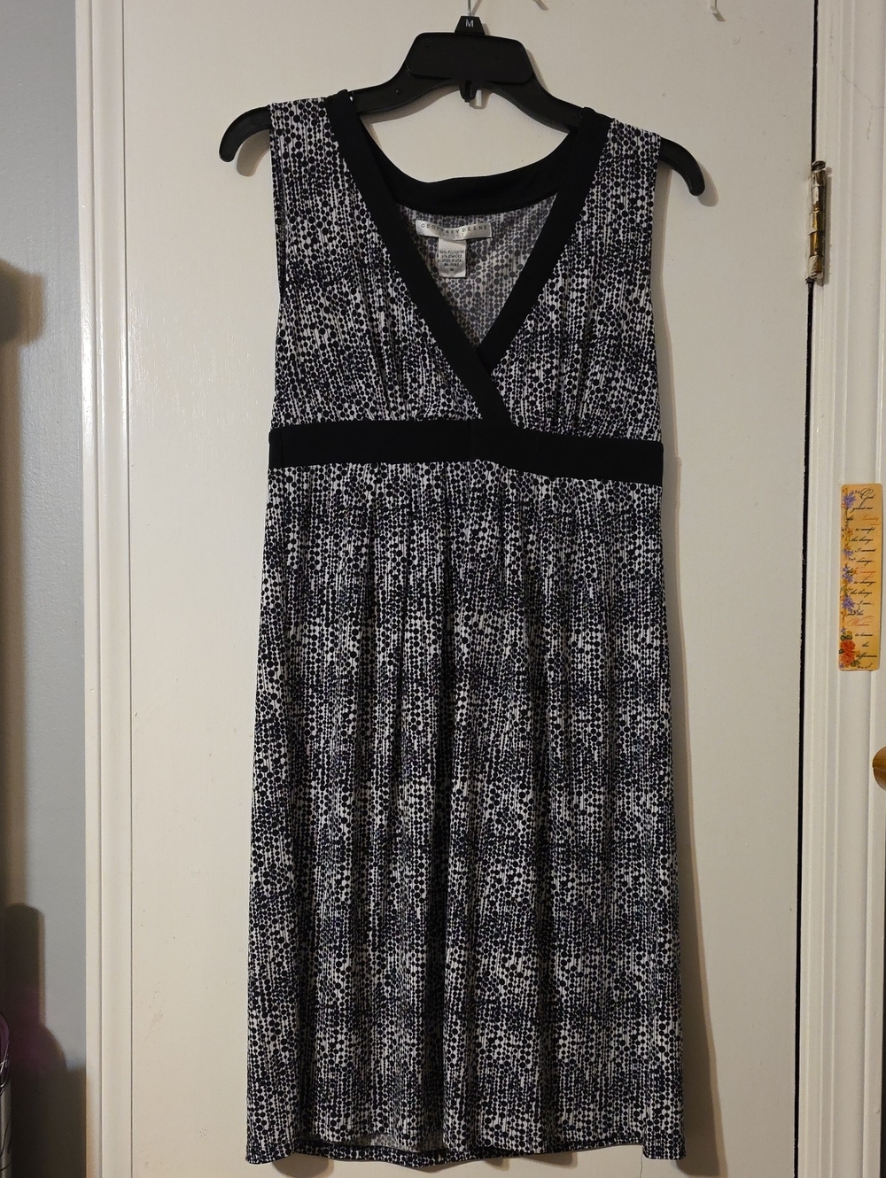 Geoffrey Beene Black and White Sleeveless V-Neck Dress